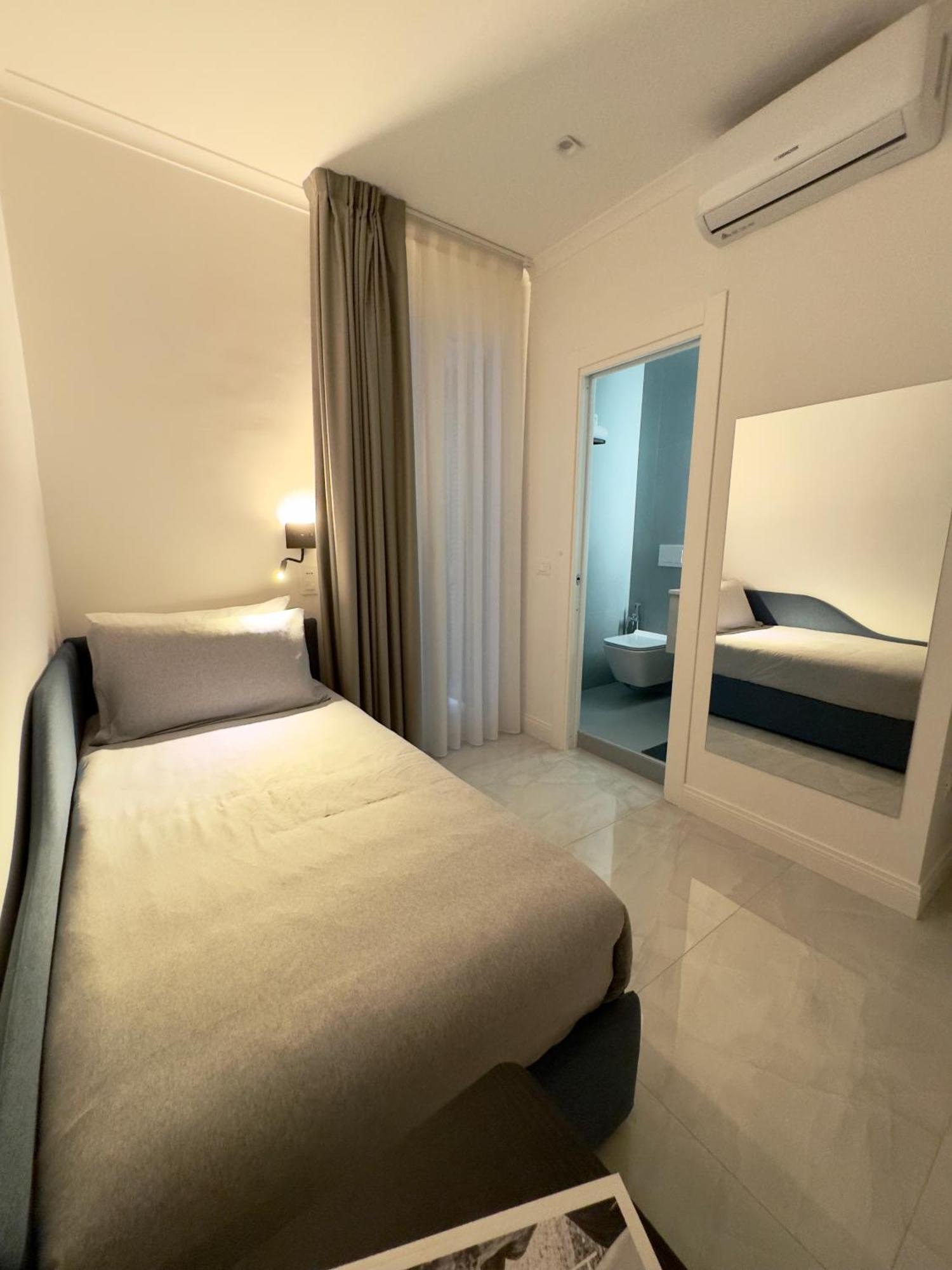 Carafa Rooms Napoli Esterno foto