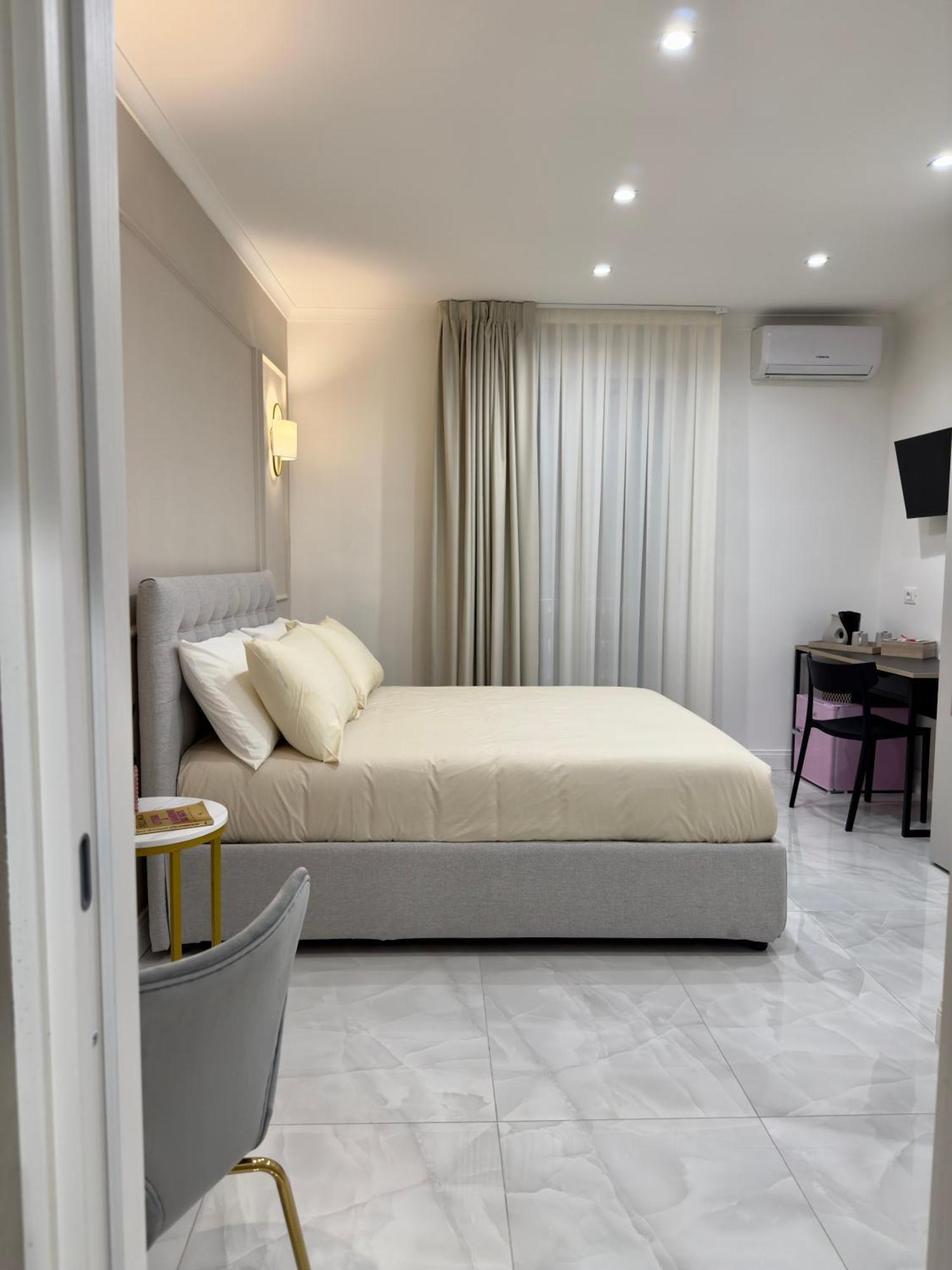 Carafa Rooms Napoli Esterno foto