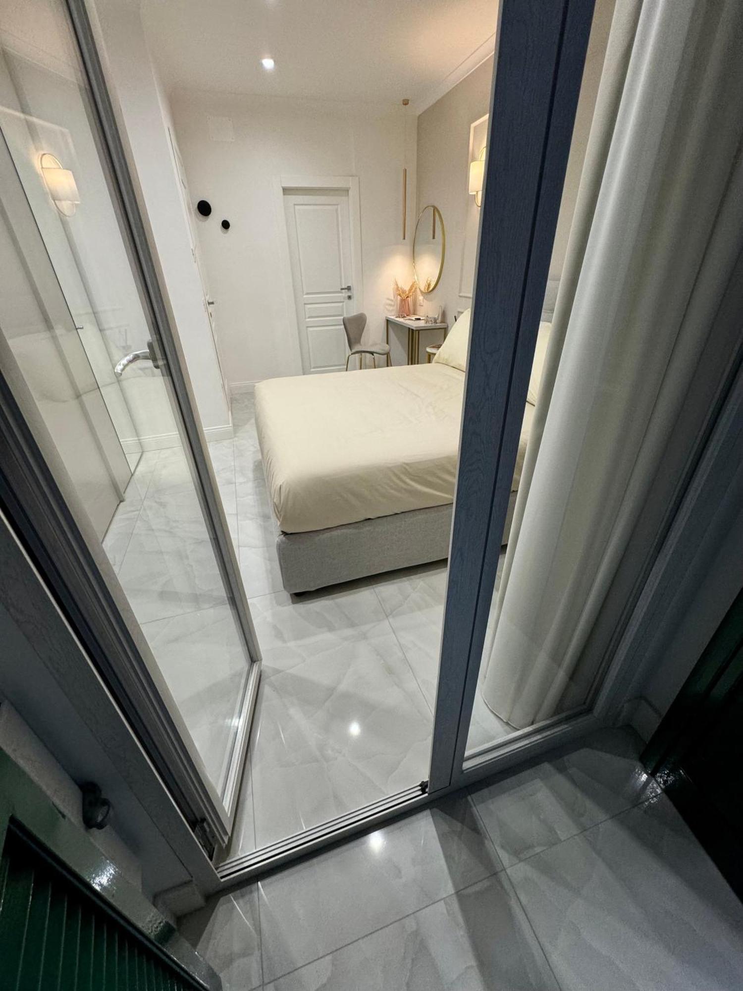 Carafa Rooms Napoli Esterno foto